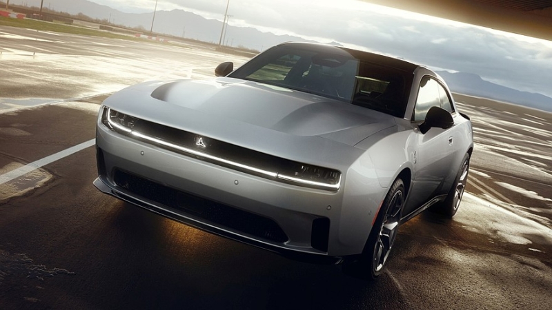 Новый многоликий Dodge Charger: полный привод, купе и лифтбек, бензин и электричество