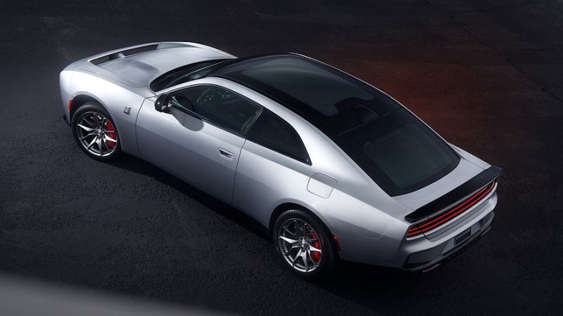 Новый многоликий Dodge Charger: полный привод, купе и лифтбек, бензин и электричество