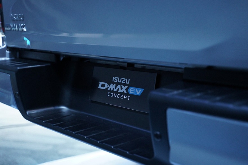 У Isuzu D-Max будет электрическая версия: пикап сохранит раму и полный привод