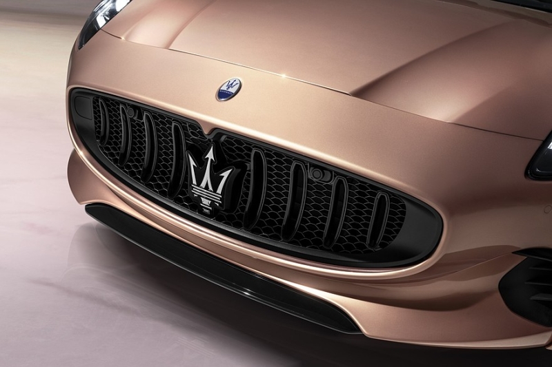 Электрический кабриолет Maserati GranCabrio Folgore: 829 л.с. и синтетический рёв V8