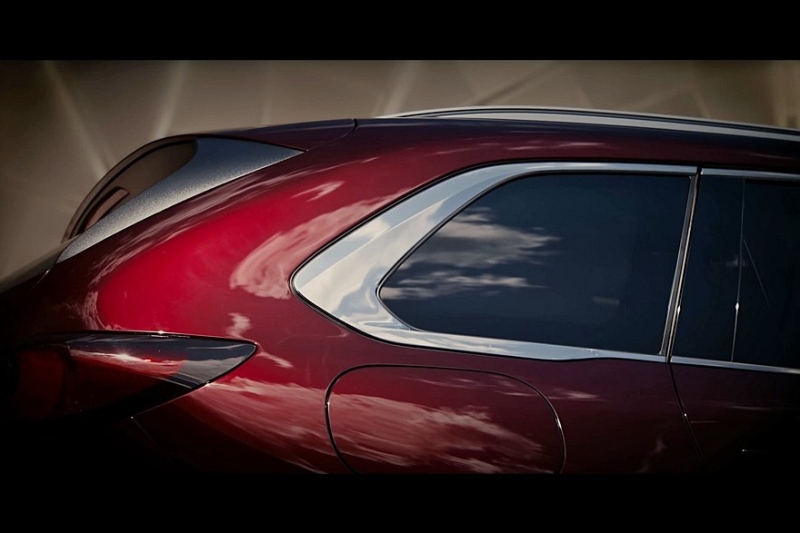 Новый престижный кроссовер Mazda CX-80 показался живьём
