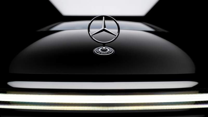 Обновлённый Mercedes-Benz EQS: старомодный передок и более ёмкая батарея