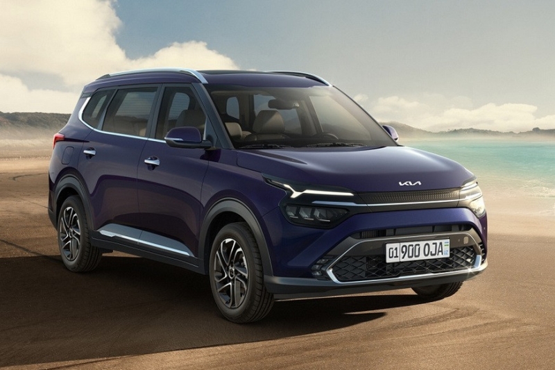 Kia Carens добрался до Узбекистана: кроссвэн дешевле родственного Seltos