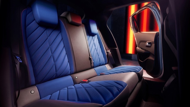 Первые фотографии дорожного хот-хэтча Lancia Ypsilon HF и раллийного Ypsilon Rally 4 HF