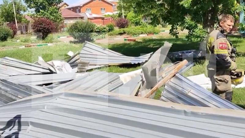 Ученики рассказали о помощи пострадавшим при падении кровли школы в Краснодаре