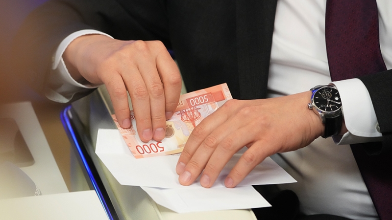 В Тыве бывшего замминистра строительства обвинили в получении крупной взятки