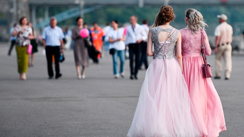 Аналитики подсчитали затраты на выпускной наряд в текущем году