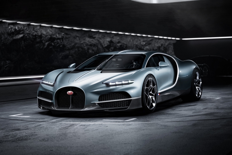 Bugatti Tourbillon: 8,3-литровый атмосферный V16, три электромотора и 1800 л.с.