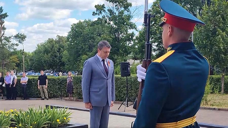 Глава ЛНР Пасечник почтил память погибших в Великой Отечественной войне