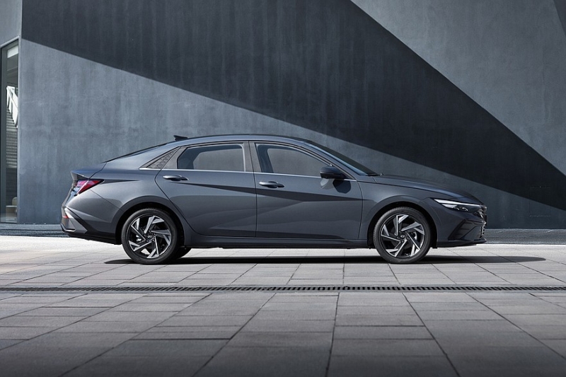 Hyundai Elantra нового модельного года отличилась необычным решением в салоне