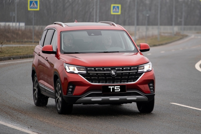 Кроссовер Forthing T5 российской сборки оказался дешевле 2 миллионов рублей