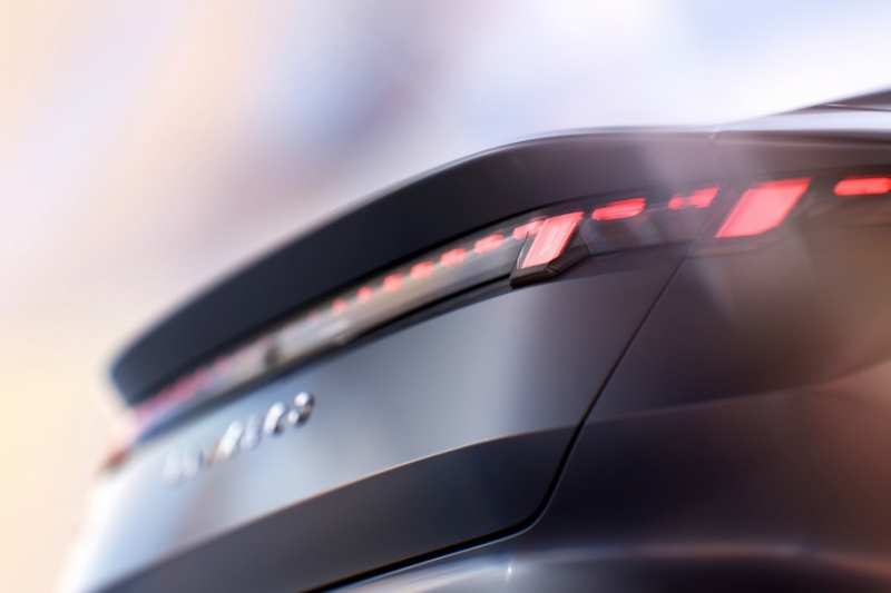 Lynk & Co Zero от Geely и Volvo показался без камуфляжа: не то лифтбек, не то седан