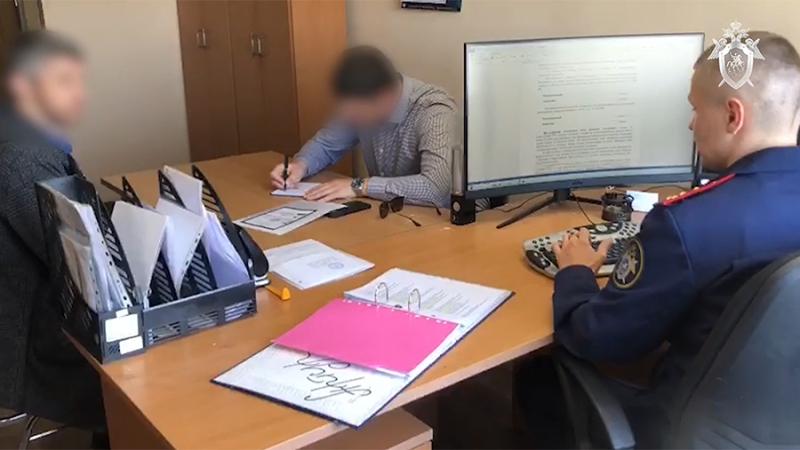 На Камчатке возбудили уголовное дело об истязании отцом малолетней дочери