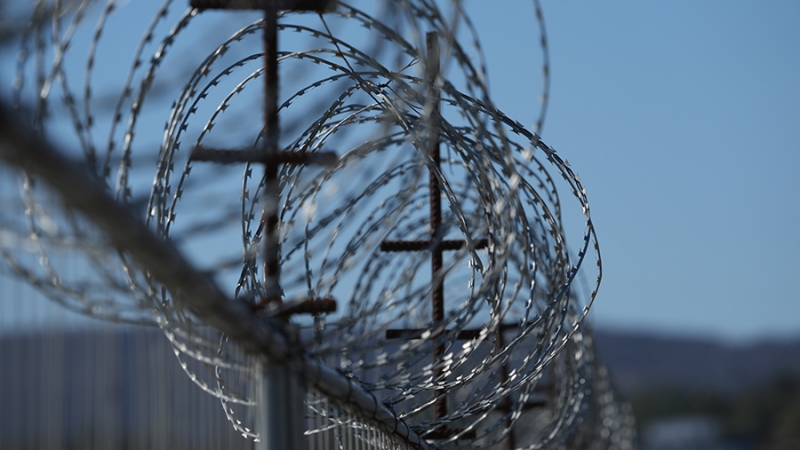 Полиция арестовала напавшего на следователя в Москве молодого человека