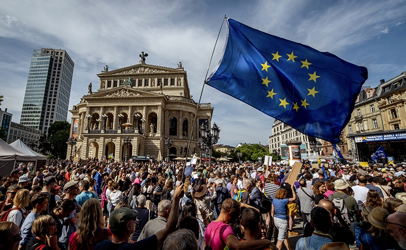 Республики дынь и хлопка засомневались в европейской любви, да и Китаю изменять боязно