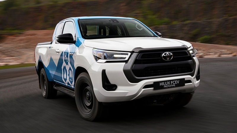 Toyota отправила на испытания водородный пикап Hilux с техникой Mirai
