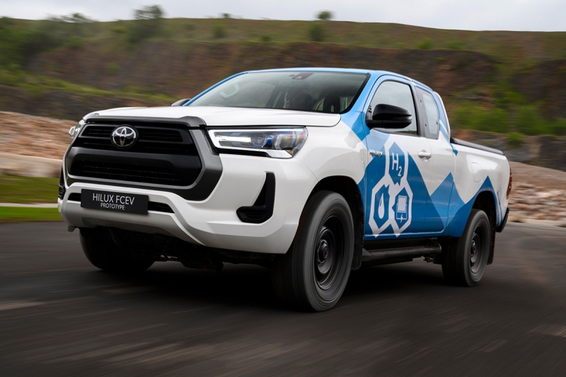 Toyota отправила на испытания водородный пикап Hilux с техникой Mirai