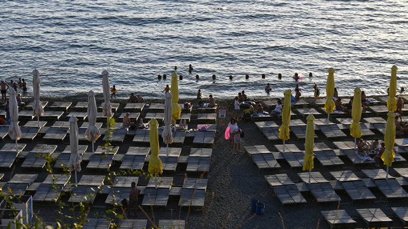 В Анапе пляжи закрыли для купания из-за непогоды