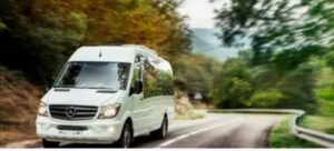 Аренда микроавтобуса Mercedes Sprinter с водителем: комфорт, вместительность и профессионализм