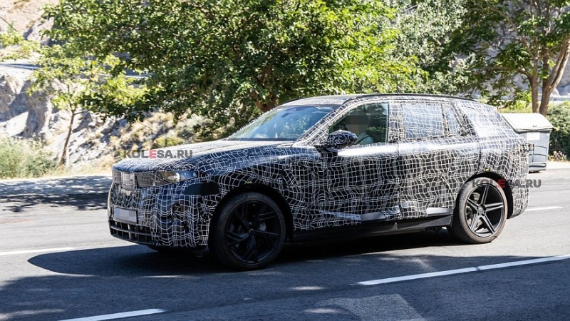 BMW iX3 нового поколения готовится к дебюту: кроссовер проехался на камеру