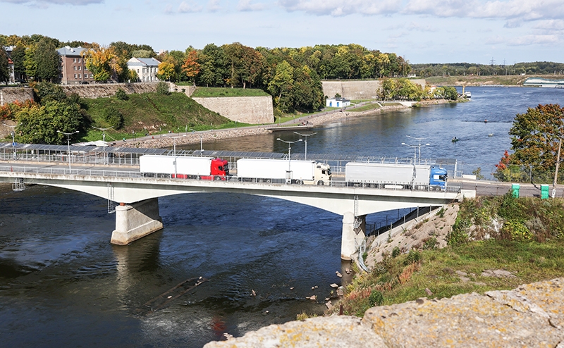 Маленькая битва на Нарве: Эстония вцепилась в русский буй и голосит — он мой