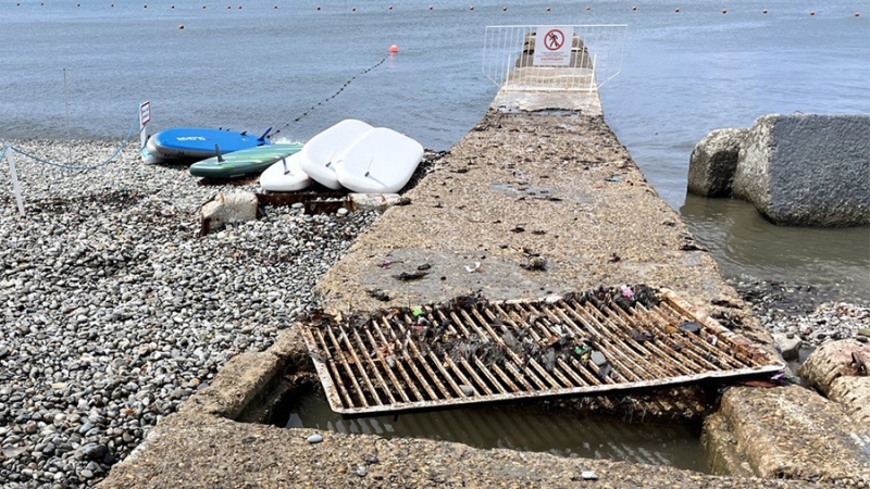 На побережье в Сочи образовался смерч