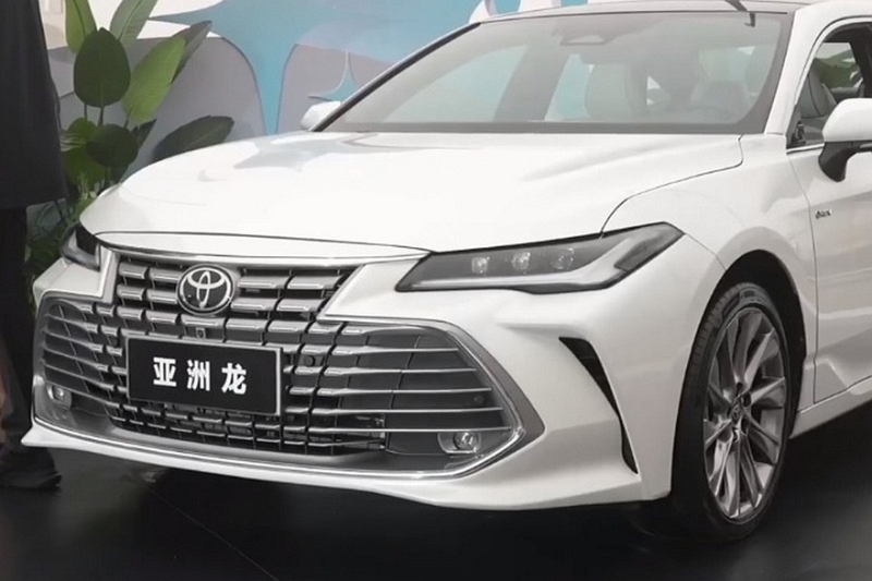 Обновлён большой седан Toyota Avalon, который доступен и в России