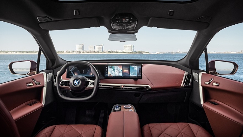 Обновлённый BMW iX: первые изображения