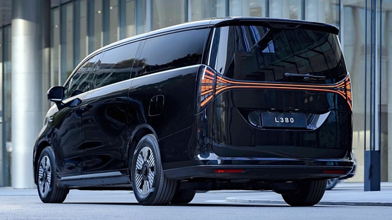 Роскошный минивэн LEVC L380 от Geely выходит на рынок в четырёх версиях