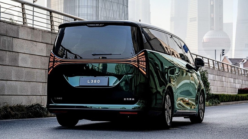 Роскошный минивэн LEVC L380 от Geely выходит на рынок в четырёх версиях
