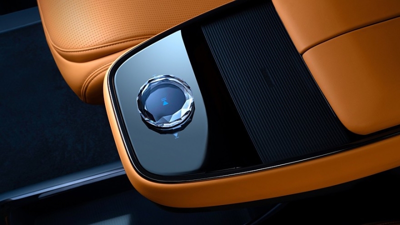 Роскошный минивэн LEVC L380 от Geely выходит на рынок в четырёх версиях