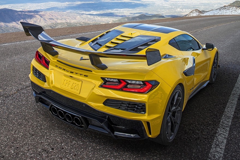 Суперкар Chevrolet Corvette ZR1 оказался мощнее, чем Lamborghini Revuelto