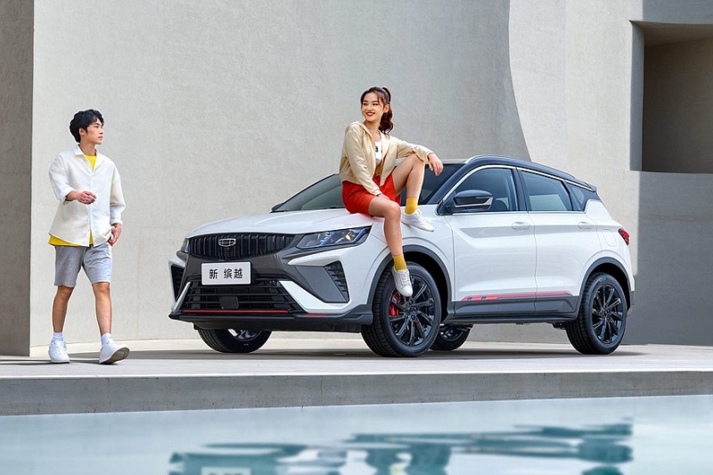 Упрощённый Geely Coolray с атмосферником поступил в продажу