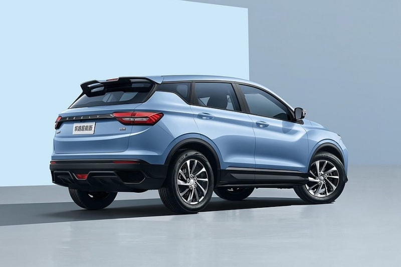 Упрощённый Geely Coolray с атмосферником поступил в продажу