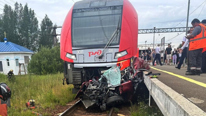 В Ленобласти возбудили уголовное дело по факту столкновения «Ласточки» с авто