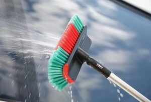 Щётка для мойки грузовых автомобилей: особенности и преимущества использования