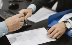 Как открыть счёт в банке в Казахстане