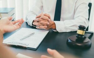 Банкротство физических лиц: преимущества, недостатки и выбор компании