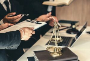 Услуги арбитражного юриста: защита интересов в суде и правовое сопровождение бизнеса