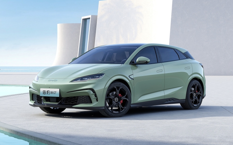 Эффектный хэчтбек BYD Seal 06 GT готовится к премьере и покорению Европы