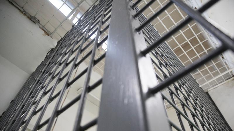 В Свердловской области объявили в розыск сбежавшего из колонии-поселения