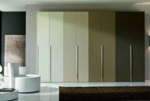 Виды и особенности конструкции распашных шкафов