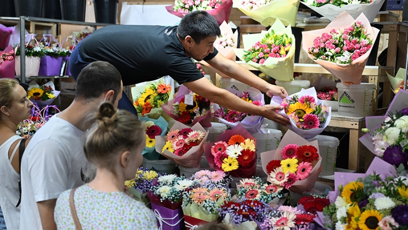 Минпромторгу предлагают фиксировать стоимость букетов на День знаний