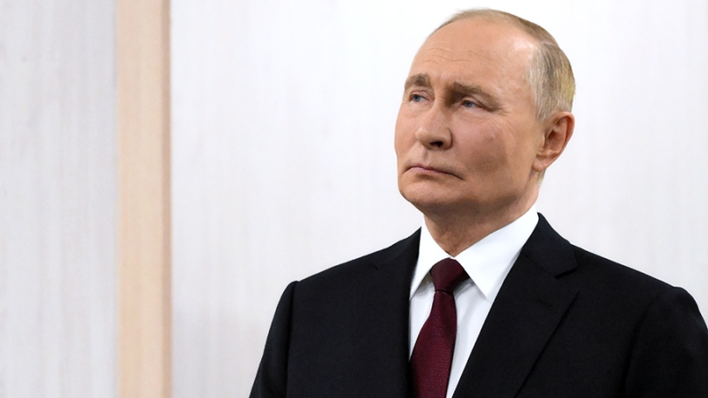 Путин поздравил работников и ветеранов атомной промышленности