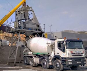 Где лучше недорого купить бетон в Казахстане по ценам за куб: логистика с прямой отгрузкой от бетонного завода в Алматы
