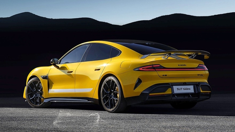 Серийный спортседан Xiaomi SU7 Ultra: три мотора, 1548 л.с. и 1,98 с до «сотни»