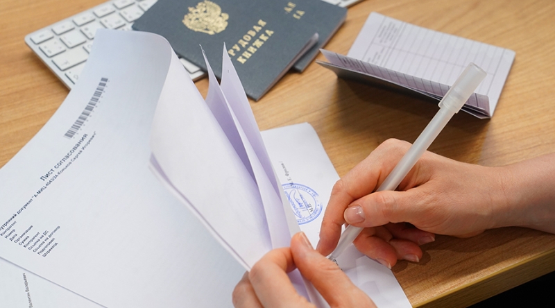 В ГД попросили Голикову рассмотреть изменение норм трудовых договоров с родителями