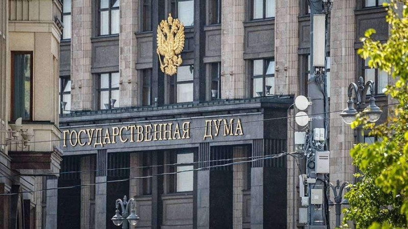 В Госдуме предложили запретить не принимать на работу женщин без детей