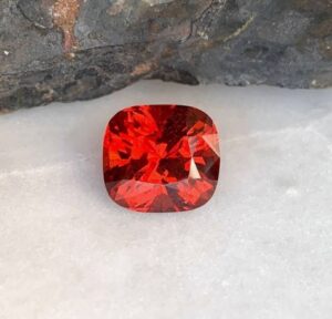 Все разновидности граната: как выбрать и купить камень спессартин с оптимальными характеристиками