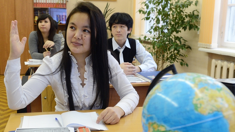 Путин поручил создать алгоритм работы с плохо владеющими русским детьми мигрантов